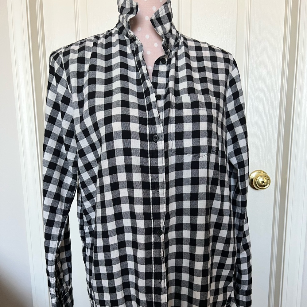 Ladies flannel buffalo check long button up